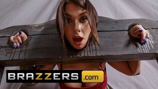 Brazzers – Big tit Thicc teen Ivy Lebelle cucks her bf at the fair